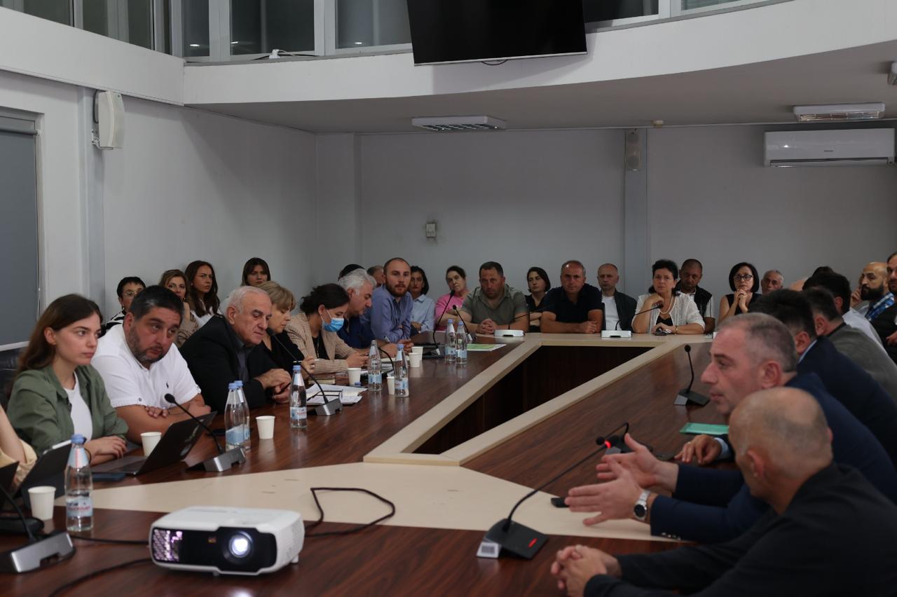 ბაკურიანისა და მისი მიმდებარე დასახლებების სივრცის დაგეგმარების გეგმის შემუშავების ფარგლებში სამუშაო შეხვედრა გაიმართა